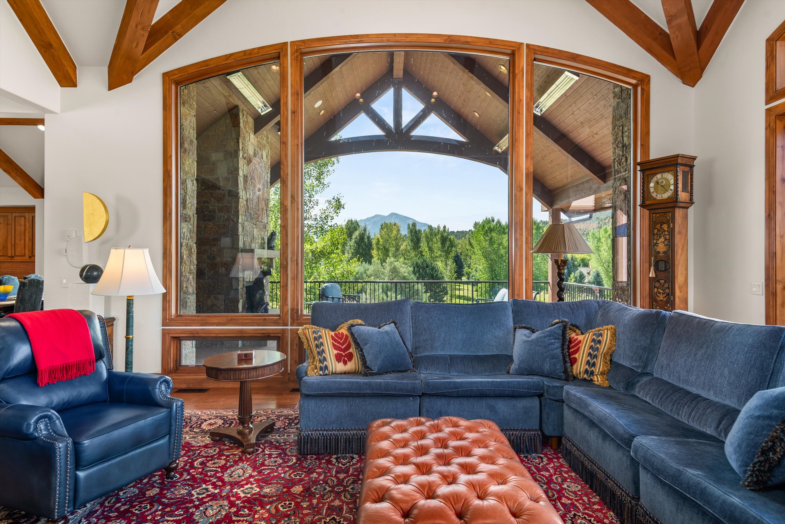  An Exceptional River-View Estate in Aspen Glen - 物件實景