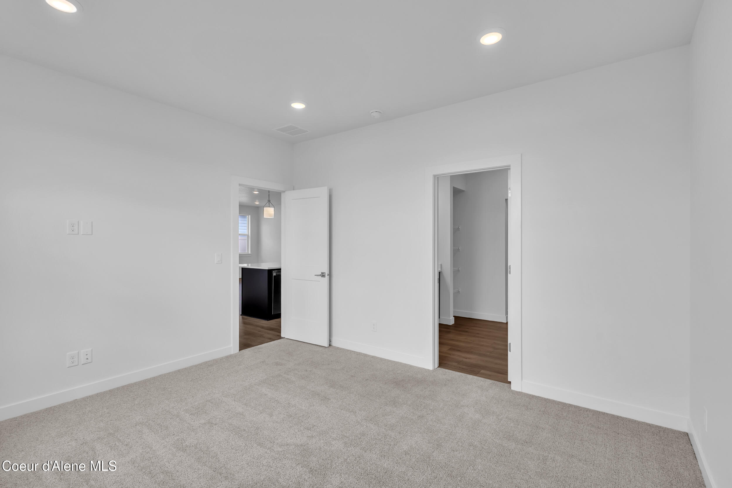 Coeur d'Alene, Idaho, 83815, United States, 3 Bedrooms Bedrooms, ,2 BathroomsBathrooms,Residential,For Sale,1999296