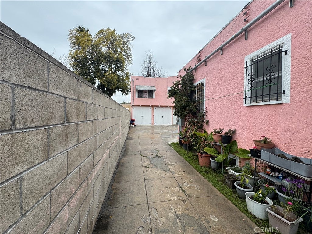 Los Angeles, California, 90037, United States, ,Residential,For Sale,2006199