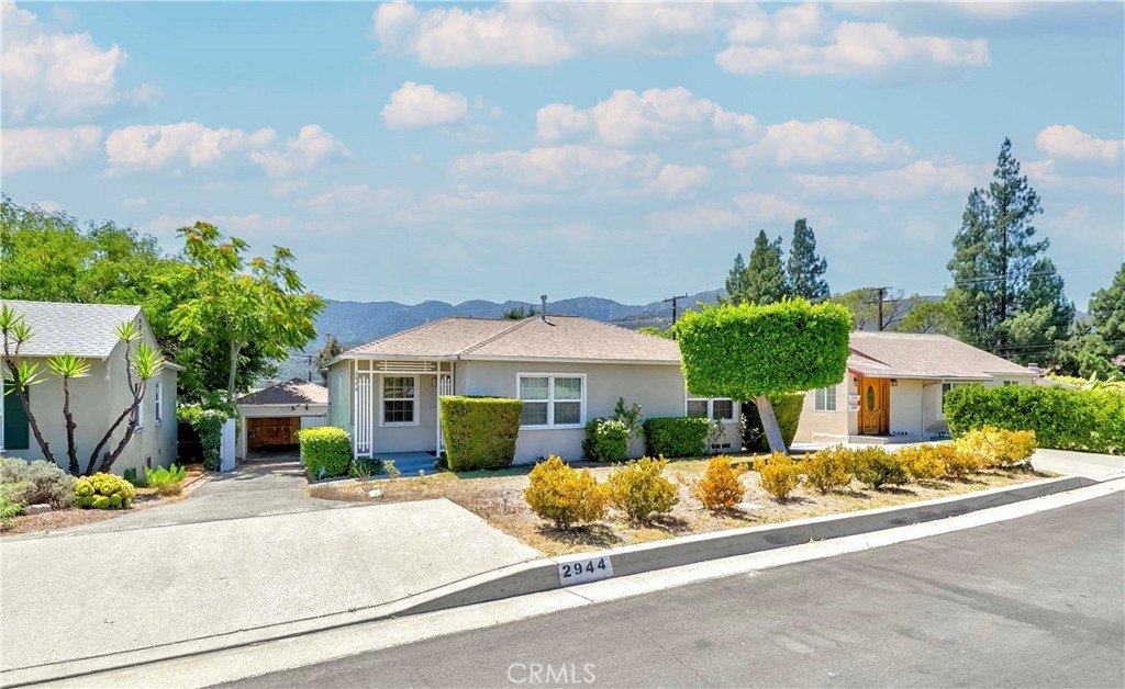 La Crescenta, California, 91214, United States, 3 Bedrooms Bedrooms, ,2 BathroomsBathrooms,Residential,For Sale,1926243