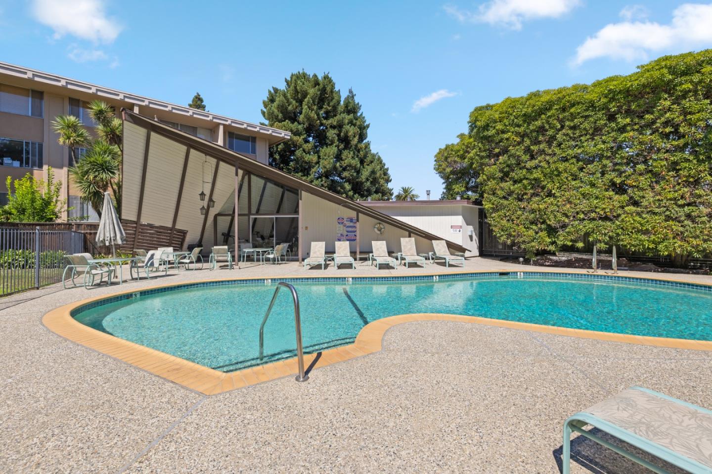 San Mateo, California, 94401, United States, 1 Bedroom Bedrooms, ,1 BathroomBathrooms,Residential,For Sale,1951170