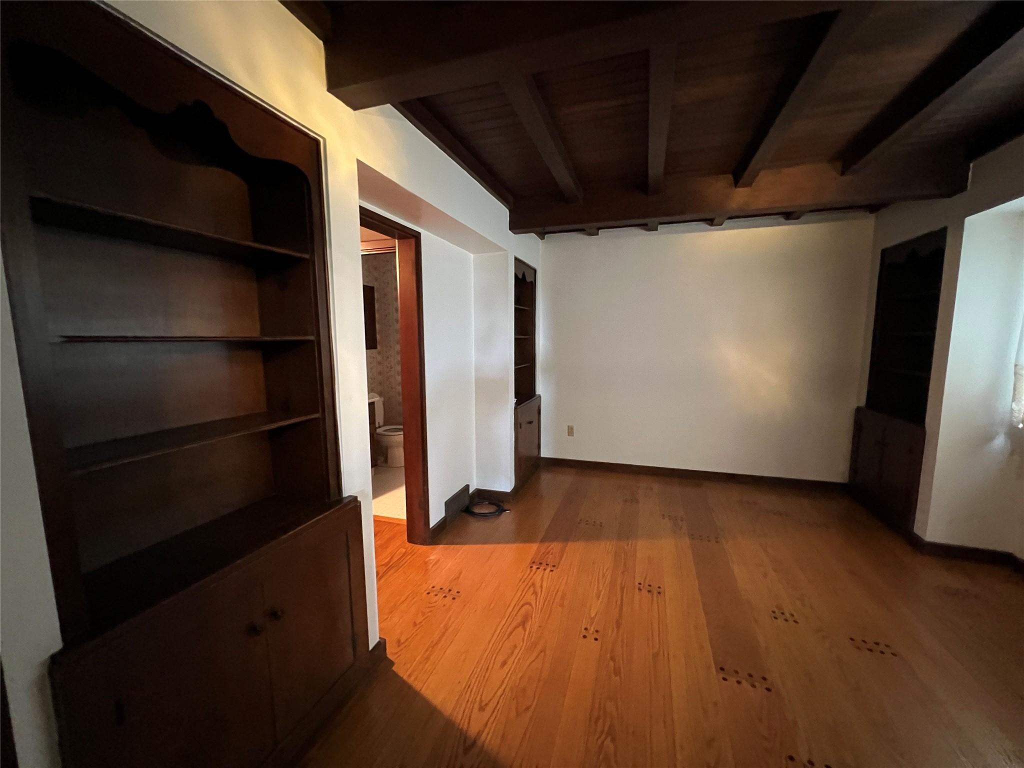 Pella, Iowa, 50219, United States, 3 Bedrooms Bedrooms, ,4 BathroomsBathrooms,Residential,For Sale,1879100