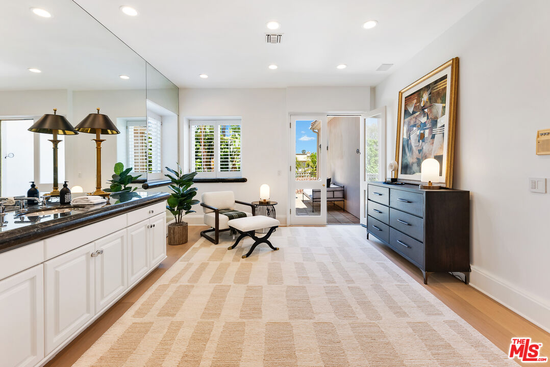 Beverly Hills, California, 90210, United States, 6 Bedrooms Bedrooms, ,8 BathroomsBathrooms,Residential,For Sale,1926509