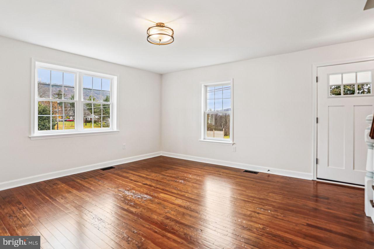 Knoxville, Maryland, 21758, United States, 4 Bedrooms Bedrooms, ,2 BathroomsBathrooms,Residential,For Sale,1997505