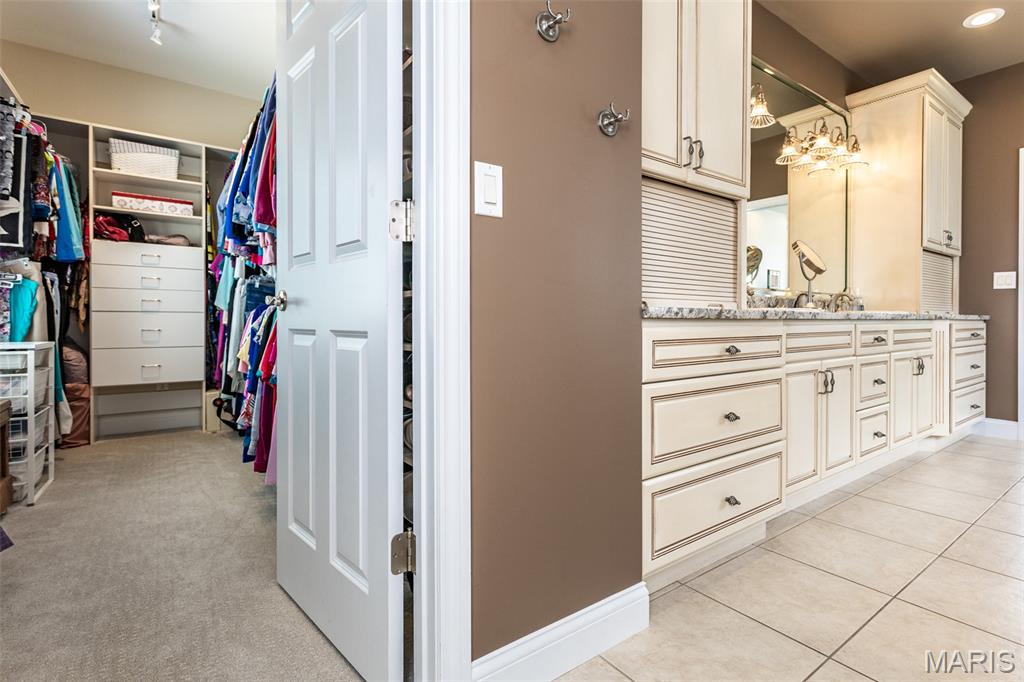 Grafton, Illinois, 62037, United States, 2 Bedrooms Bedrooms, ,2 BathroomsBathrooms,Residential,For Sale,1907573