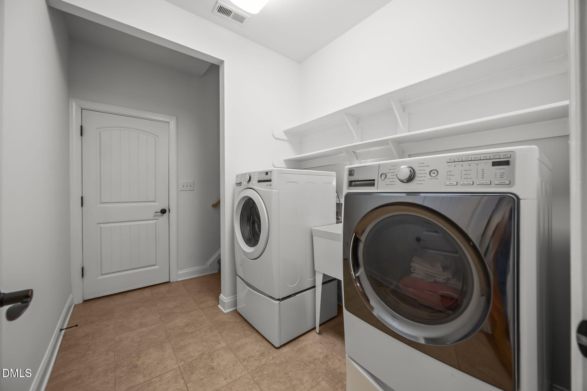 Wake Forest, North Carolina, 27587, United States, 3 Bedrooms Bedrooms, ,3 BathroomsBathrooms,Residential,For Sale,1985038