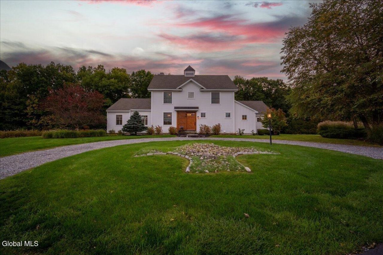 Saratoga Farm Rd, Ballston Spa, NY 12020
