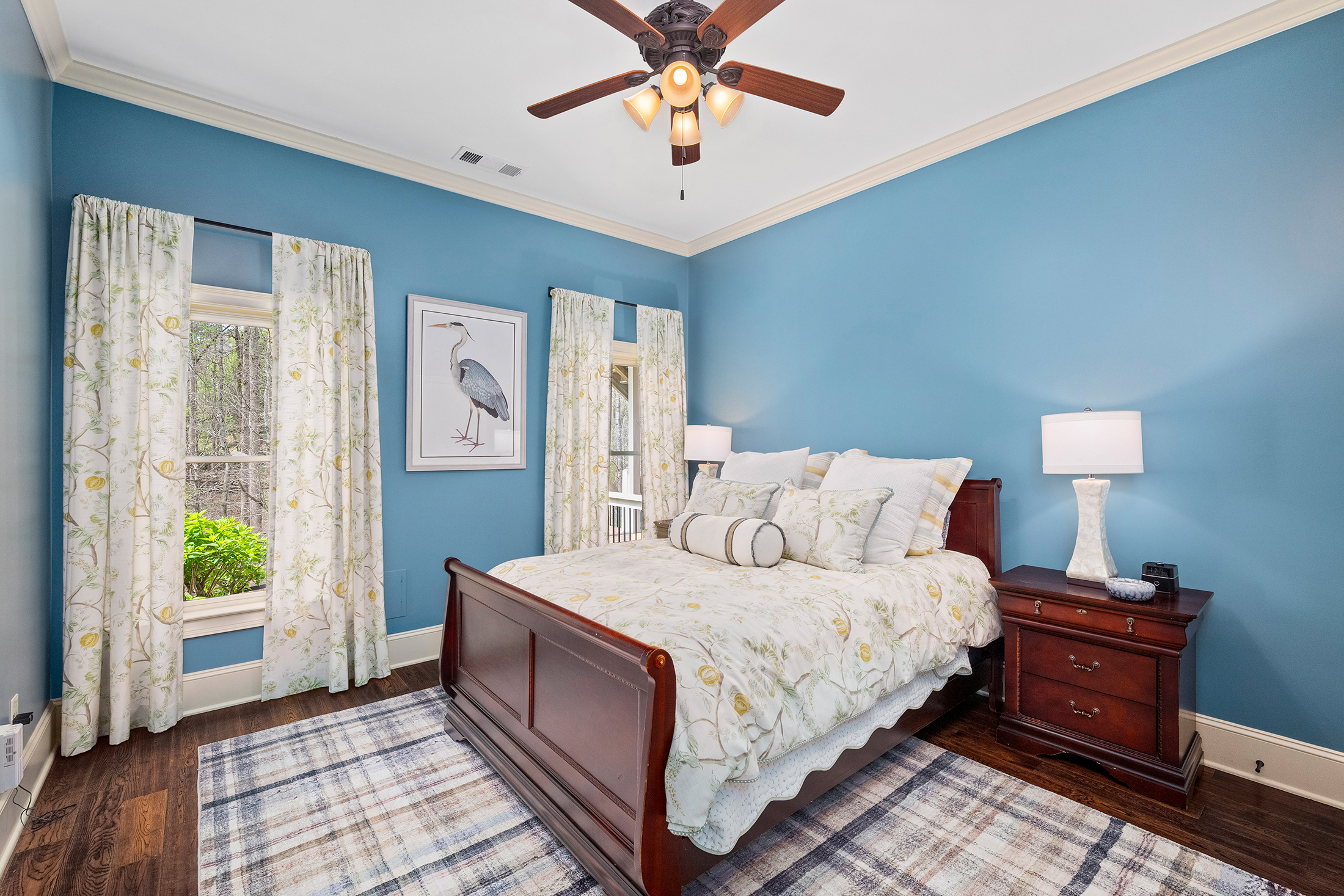  Meticulous Brick Estate Blends Timeless Architecture with Elevated Design - 物件實景