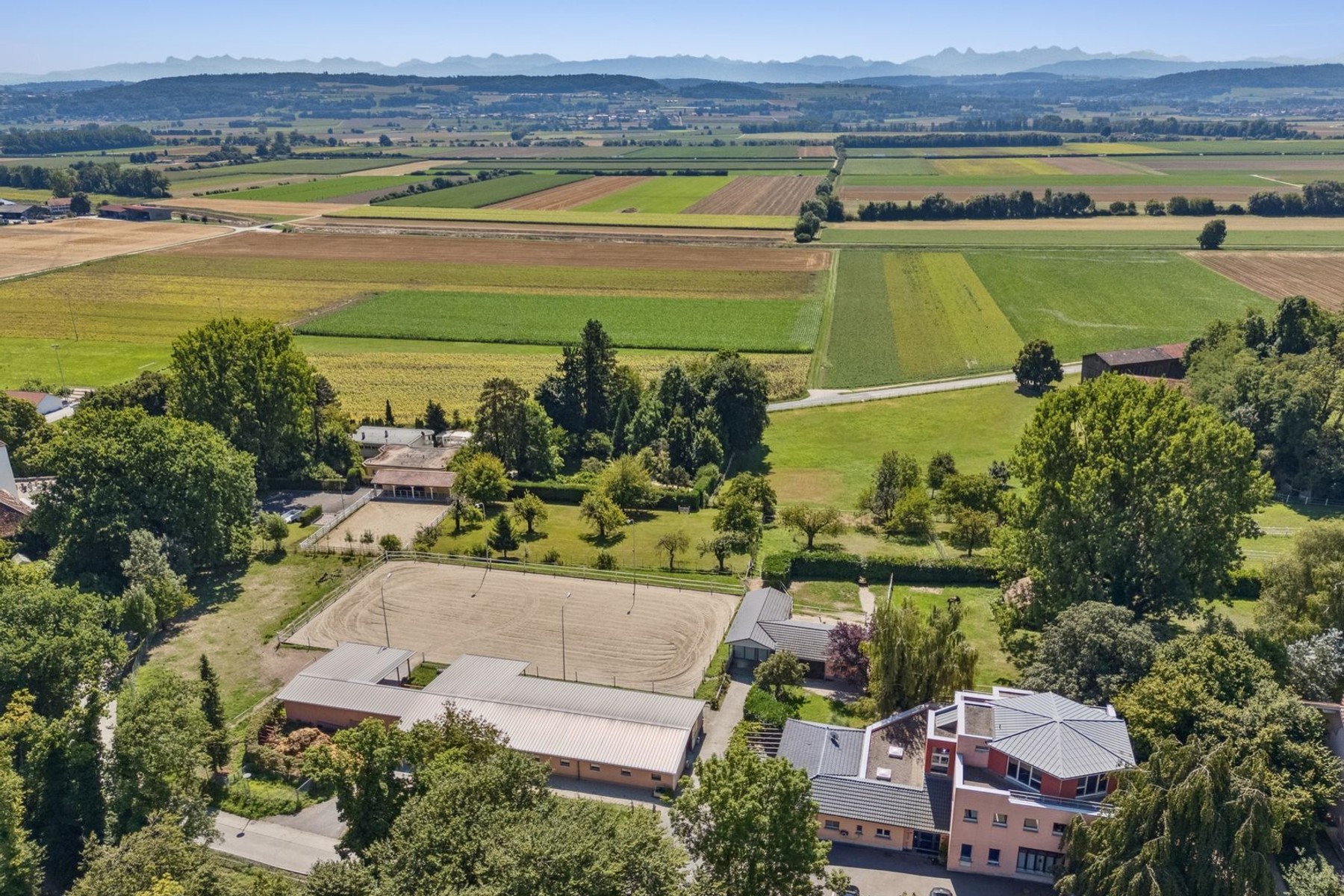  An exceptional equestrian estate that blends nature, elegance, and freedom - 物件實景