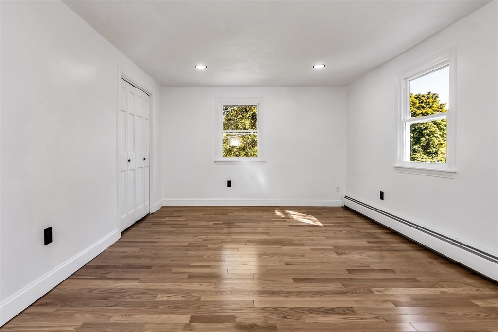 Methuen, Massachusetts, 01844, United States, 4 Bedrooms Bedrooms, ,3 BathroomsBathrooms,Residential,For Sale,1978164