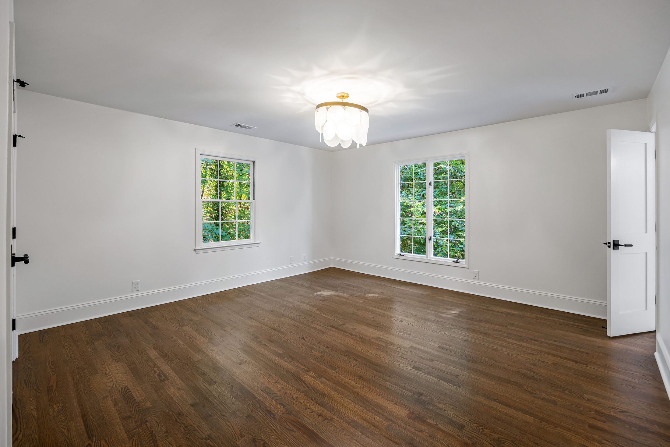  Timeless Architecture, Refined Interiors, and Modern Comfort in Sandy Springs - 物件實景