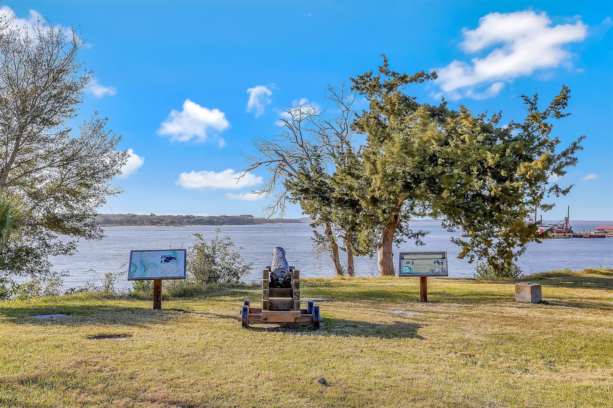 Fernandina Beach, Florida, 32034, United States, 3 Bedrooms Bedrooms, ,2 BathroomsBathrooms,Residential,For Sale,2040424