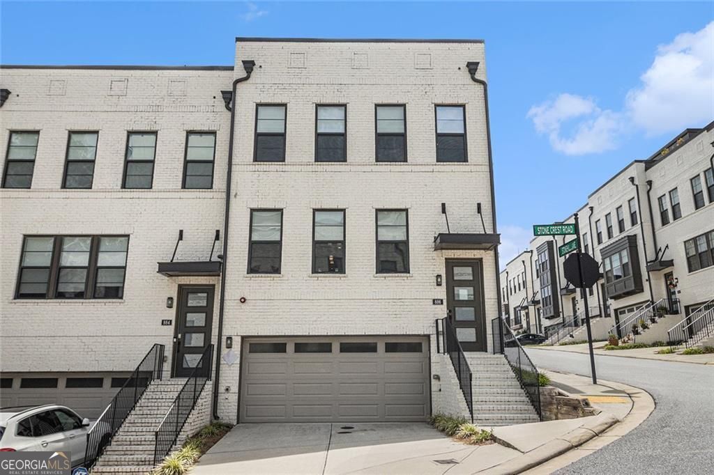 Atlanta, Georgia, 30324, United States, 4 Bedrooms Bedrooms, ,5 BathroomsBathrooms,Residential,For Sale,1909913