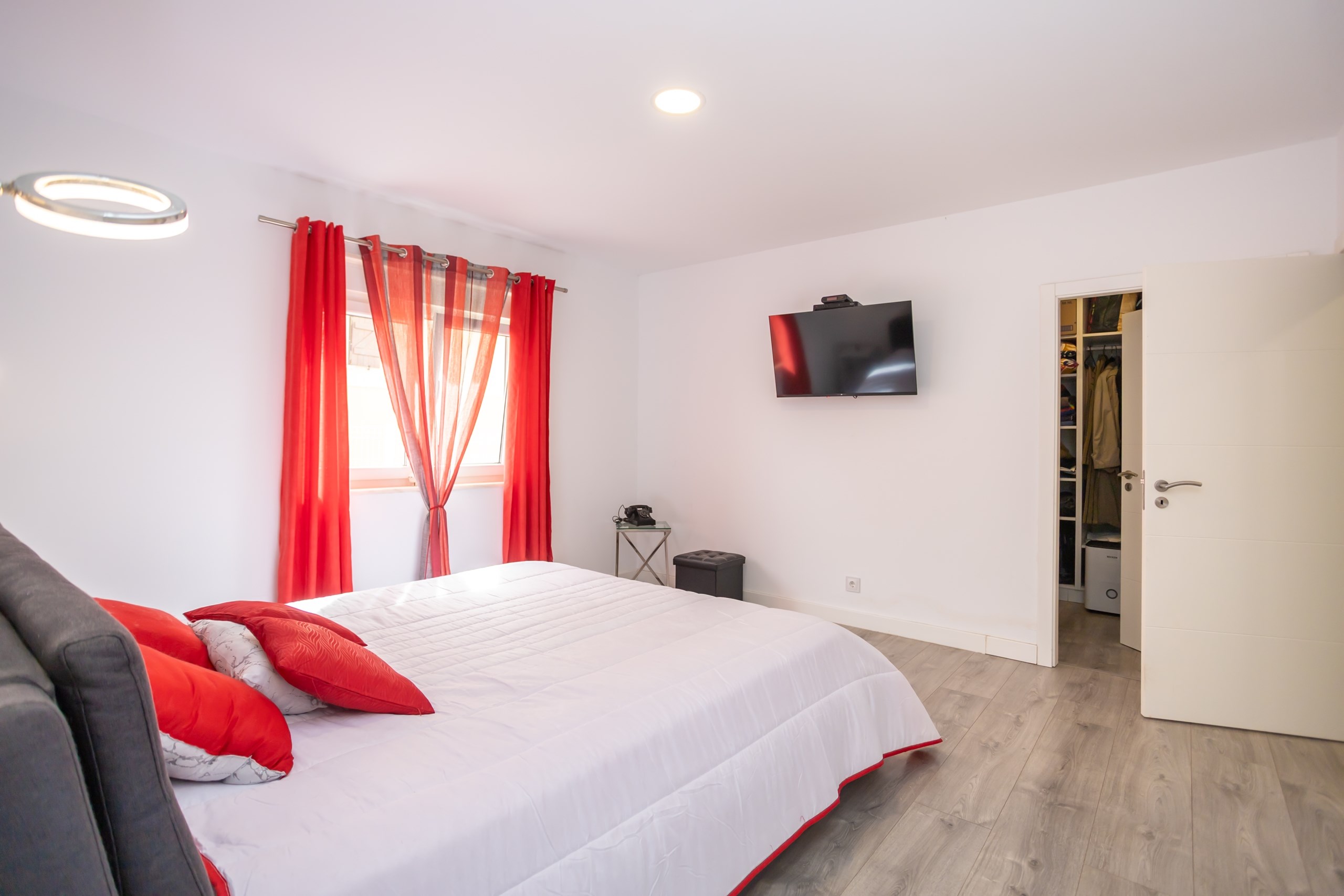 Loures, Lisbon, 2670-560, PT, 5 Bedrooms Bedrooms, ,3 BathroomsBathrooms,Residential,For Sale,1989673