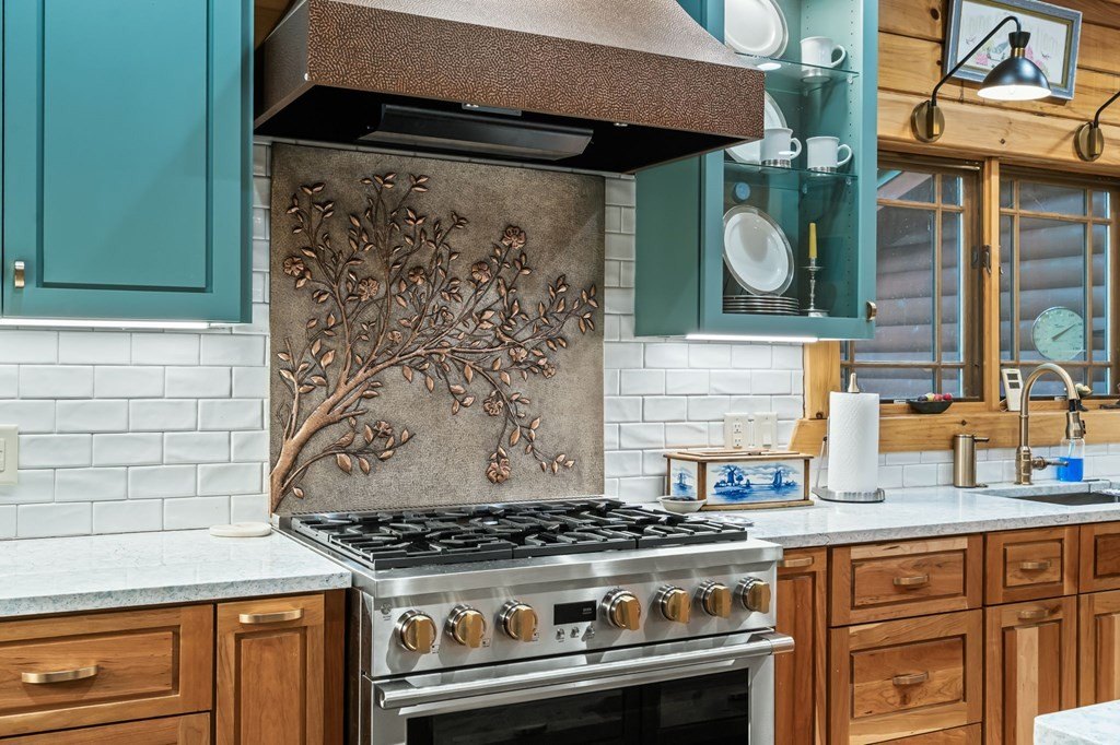 Hiawassee, Georgia, 30546, United States, 4 Bedrooms Bedrooms, ,4 BathroomsBathrooms,Residential,For Sale,1975098