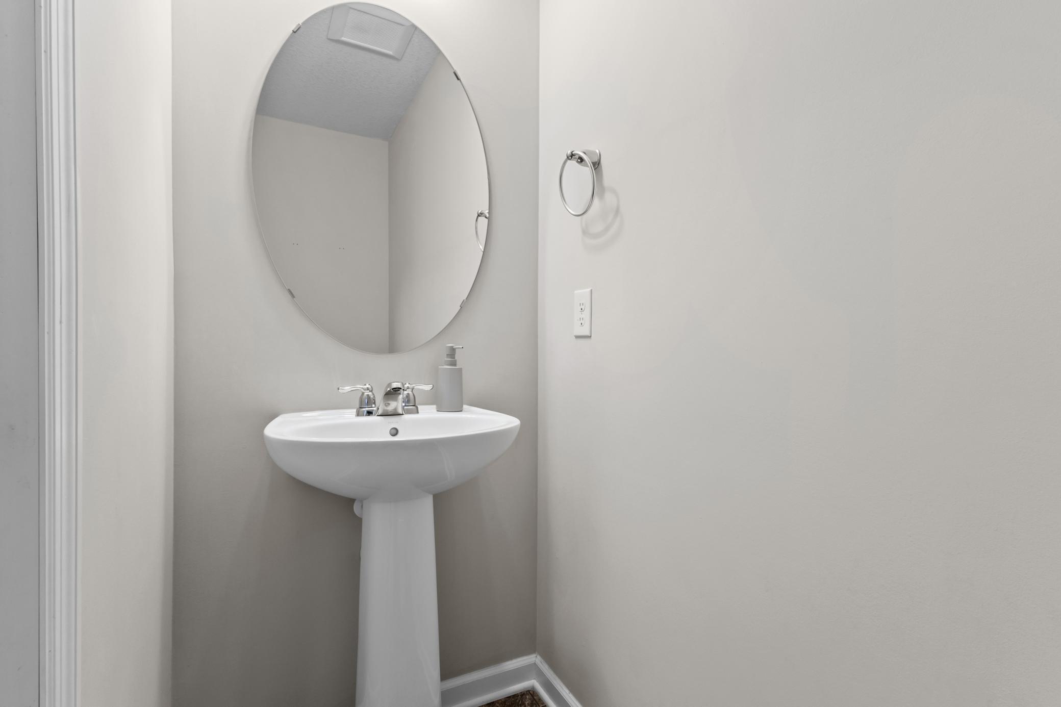 Farmington, Minnesota, 55024, United States, 4 Bedrooms Bedrooms, ,2 BathroomsBathrooms,Residential,For Sale,1990959