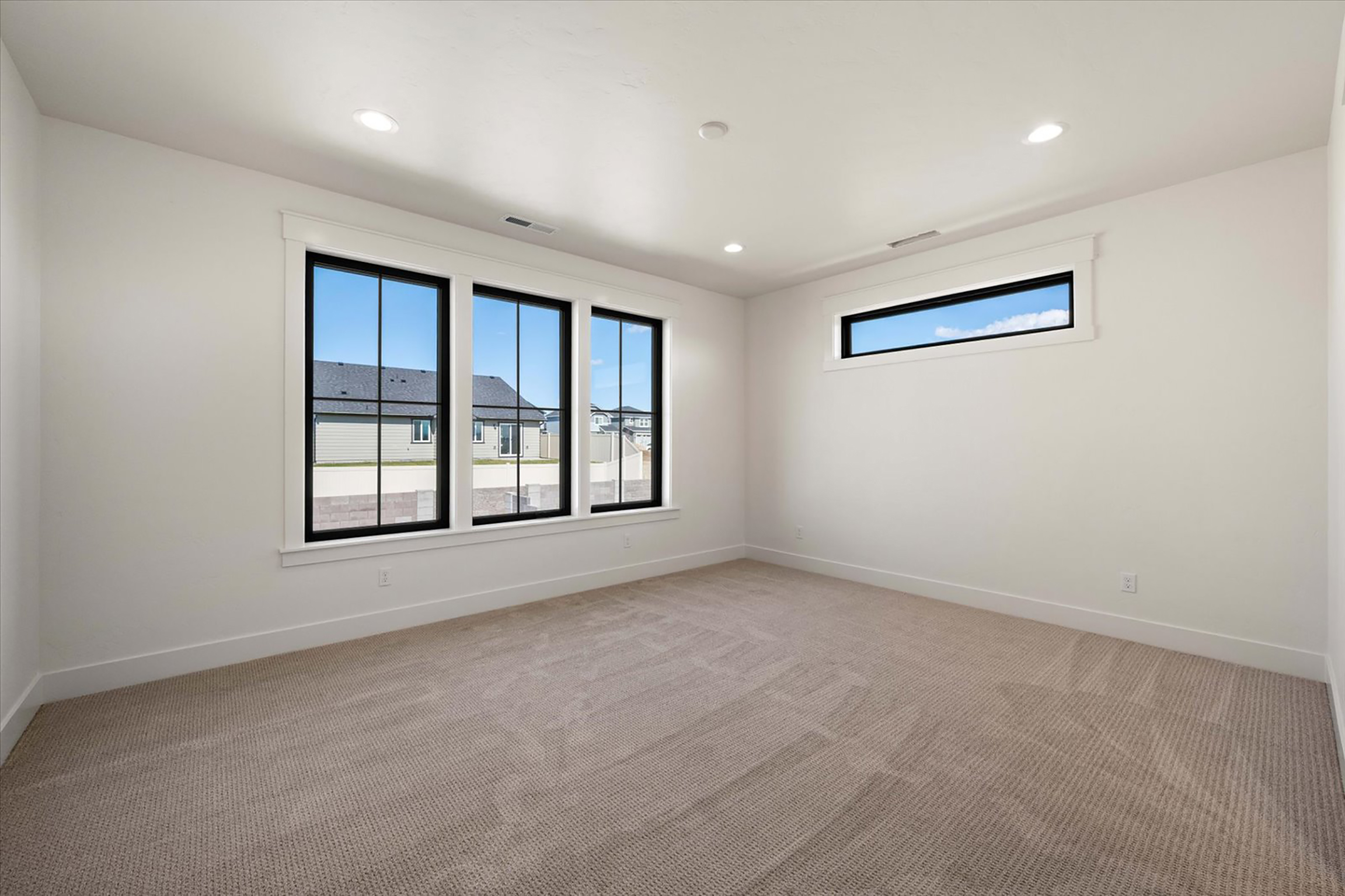  5 bed plus den and 2nd family room, great plan - 物件實景