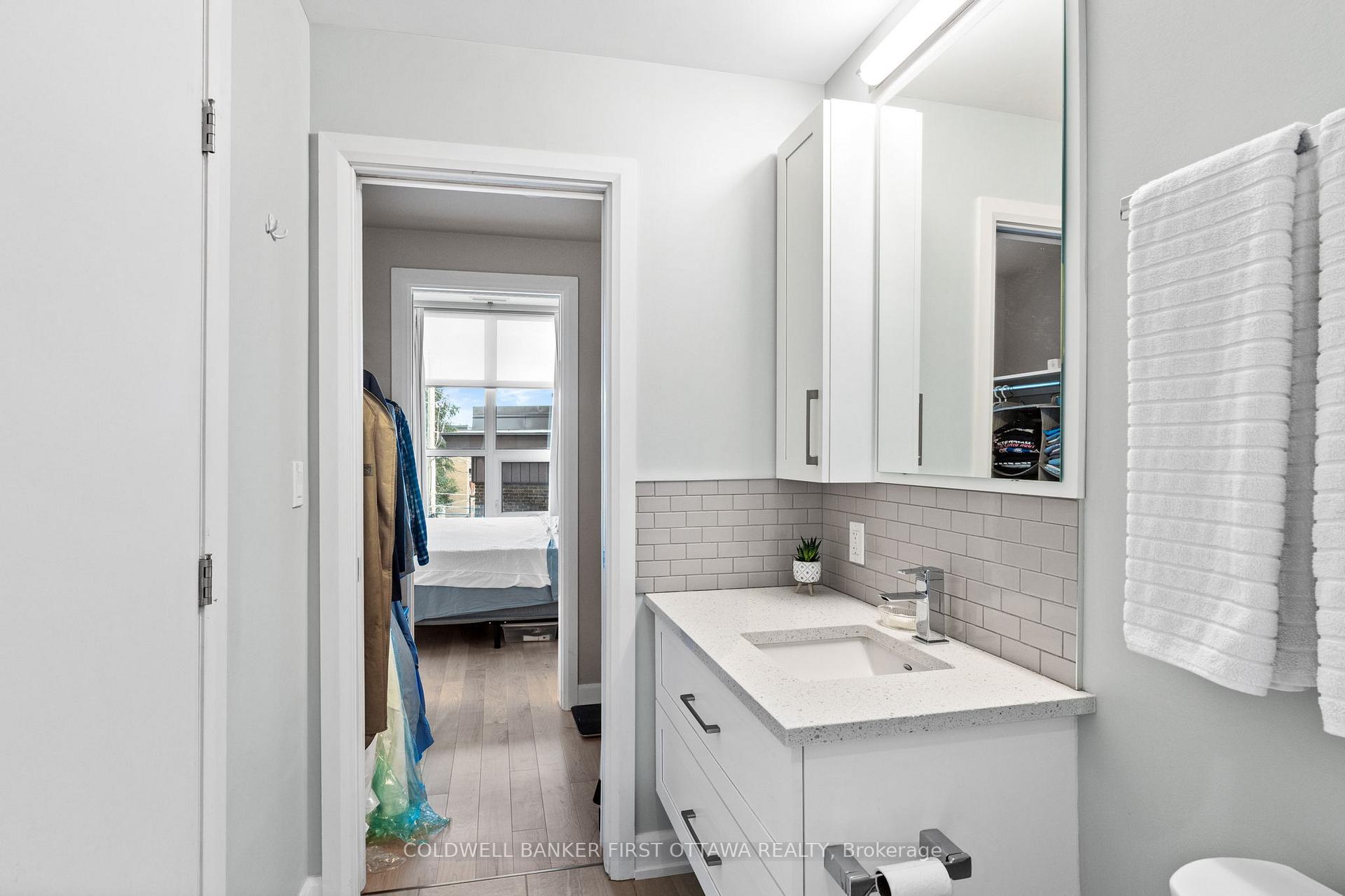 WEST CENTRE TOWN, Ontario, K1Y 4G9, CA, 2 Bedrooms Bedrooms, ,Residential,For Sale,1950292