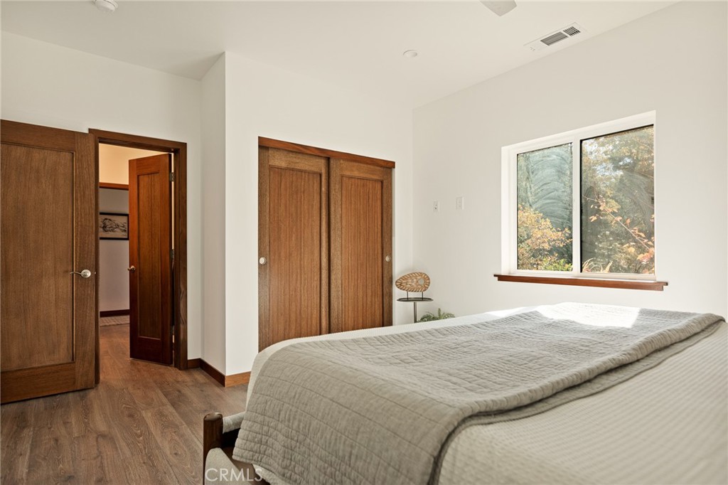 Lake Arrowhead, California, 92352, United States, 4 Bedrooms Bedrooms, ,5 BathroomsBathrooms,Residential,For Sale,1989465