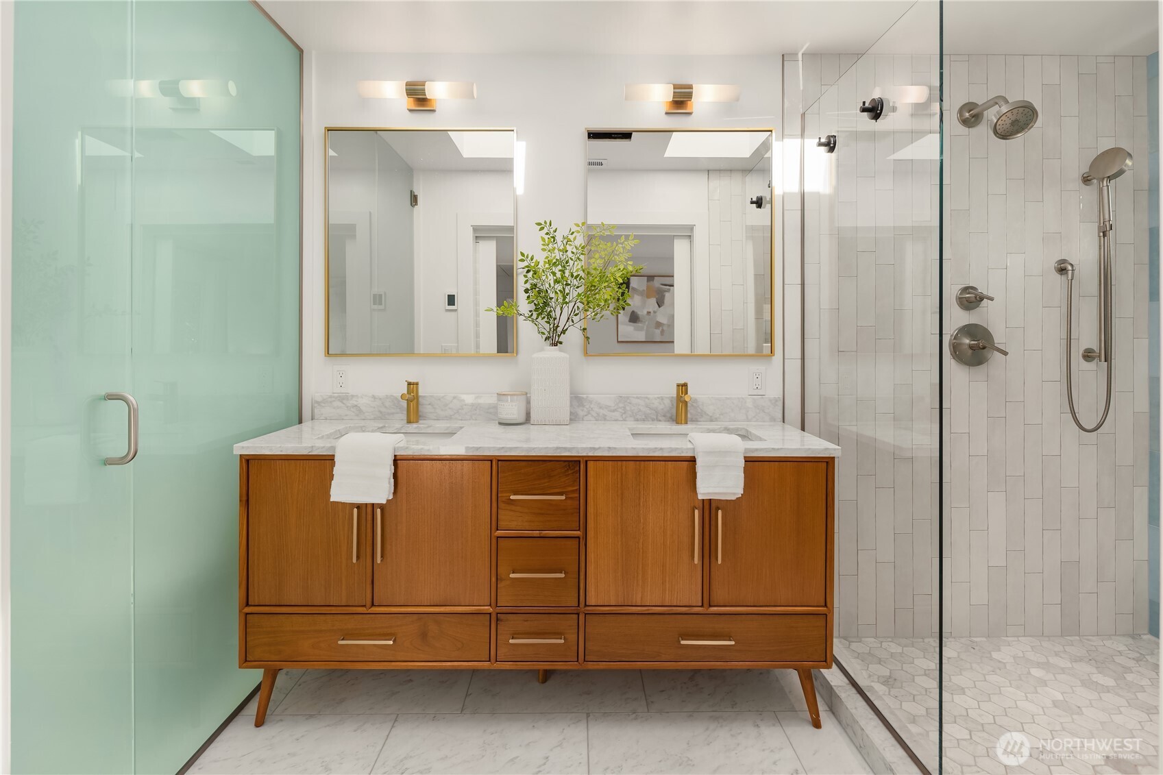 Seattle, Washington, 98177, United States, 4 Bedrooms Bedrooms, ,1 BathroomBathrooms,Residential,For Sale,1988079