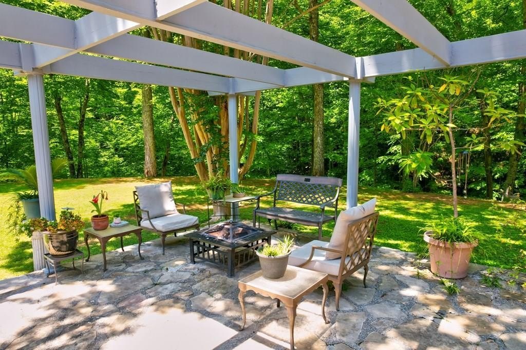 Hiawassee, Georgia, 30546, United States, 3 Bedrooms Bedrooms, ,4 BathroomsBathrooms,Residential,For Sale,1981335