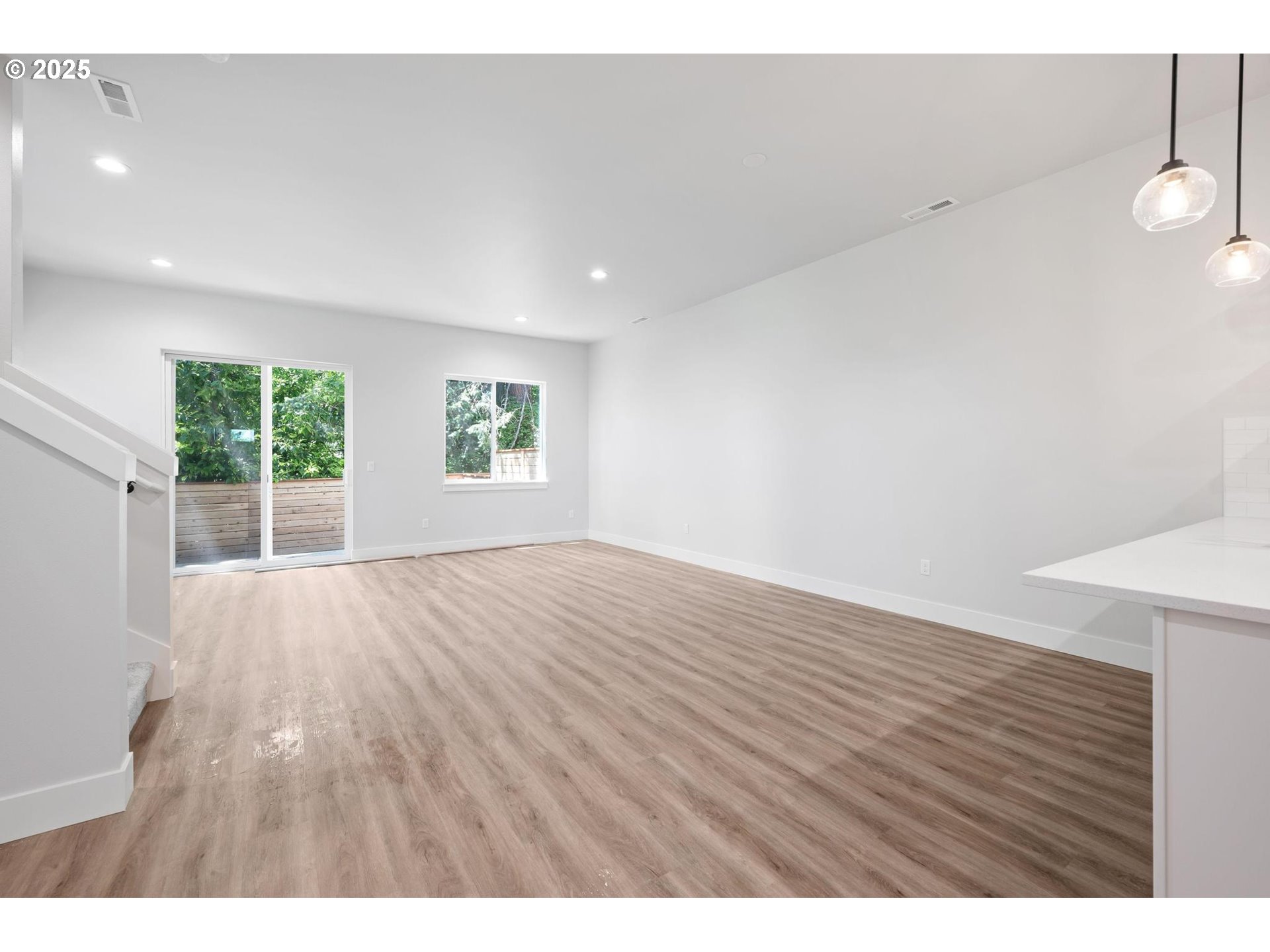 Tigard, Oregon, 97224, United States, 3 Bedrooms Bedrooms, ,2 BathroomsBathrooms,Residential,For Sale,1837175