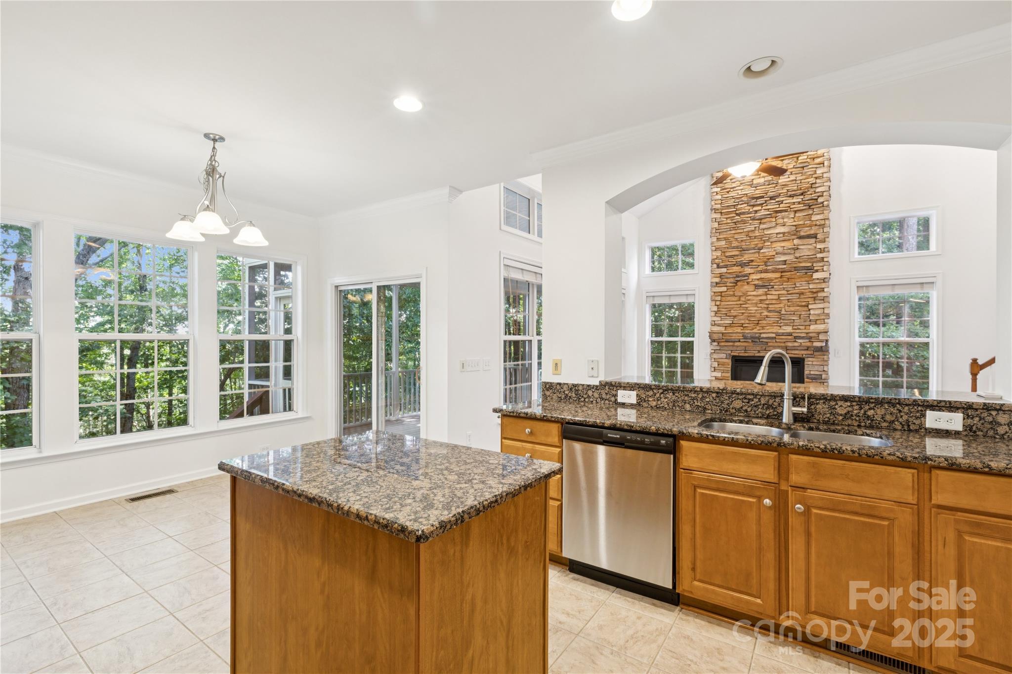 Tega Cay, South Carolina, 29708, United States, 4 Bedrooms Bedrooms, ,4 BathroomsBathrooms,Residential,For Sale,1906873