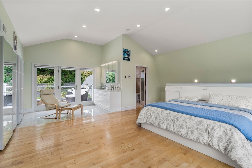 Needham, Massachusetts, 02494, United States, 4 Bedrooms Bedrooms, ,6 BathroomsBathrooms,Residential,For Sale,1995661