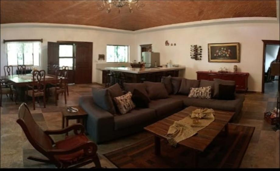 Parras, Coahuila de Zaragoza, 27980, Mexico, 4 Bedrooms Bedrooms, ,6 BathroomsBathrooms,Residential,For Sale,1695976