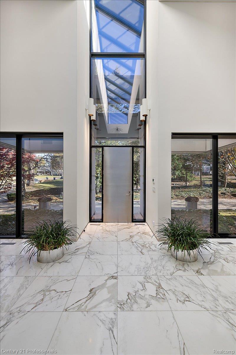 BloomfieldHills, Michigan, 48301, United States, 4 Bedrooms Bedrooms, ,5 BathroomsBathrooms,Residential,For Sale,1996516