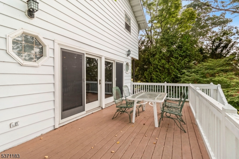 Mount Arlington Boro, New Jersey, 07856, United States, 2 Bedrooms Bedrooms, ,2 BathroomsBathrooms,Residential,For Sale,1912624