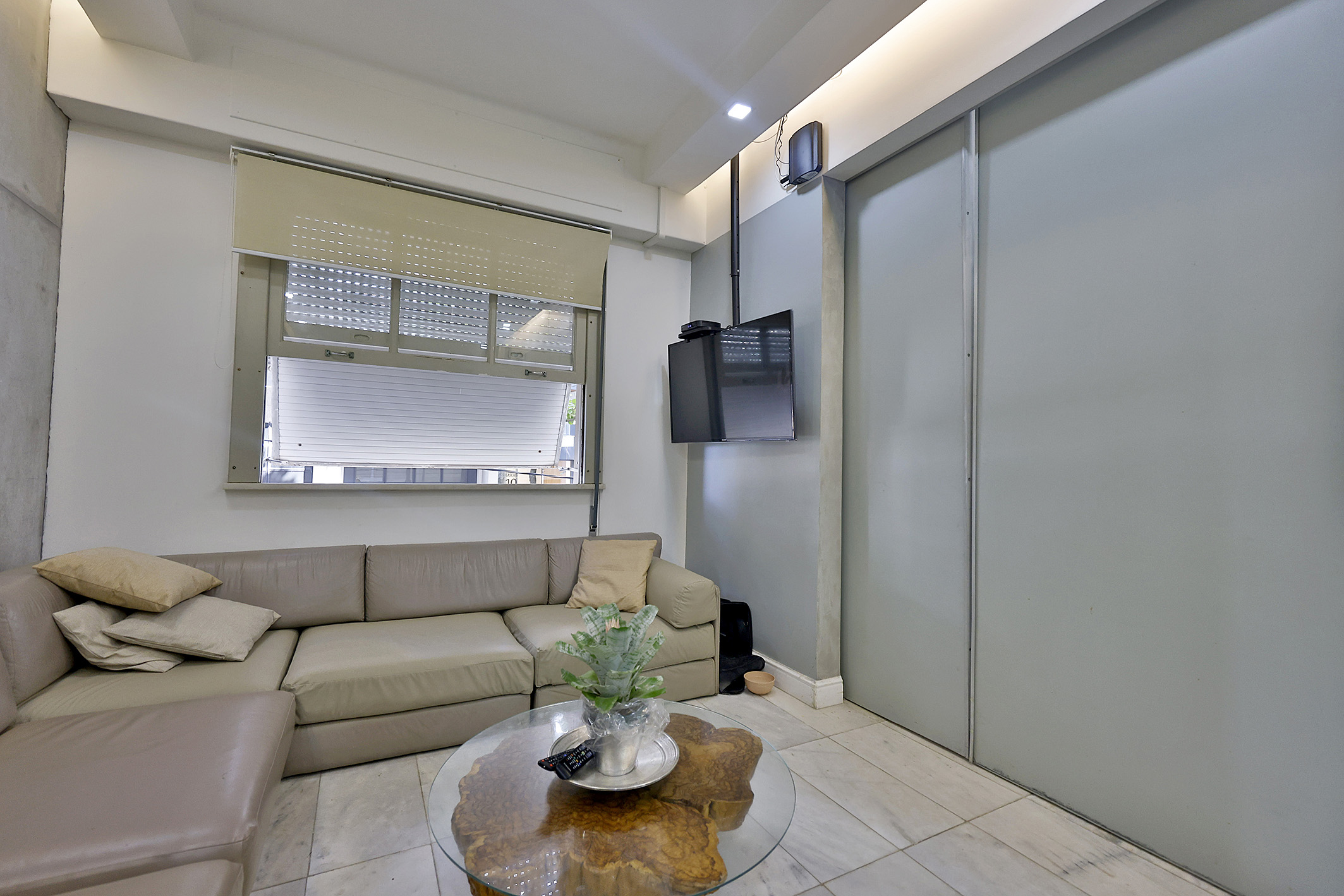  Renovated apartment in prime location with integrated layout - 物件實景