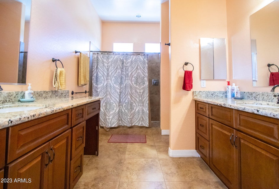 Witmann, Arizona, 85361, United States, 6 Bedrooms Bedrooms, ,3 BathroomsBathrooms,Residential,For Sale,1977429