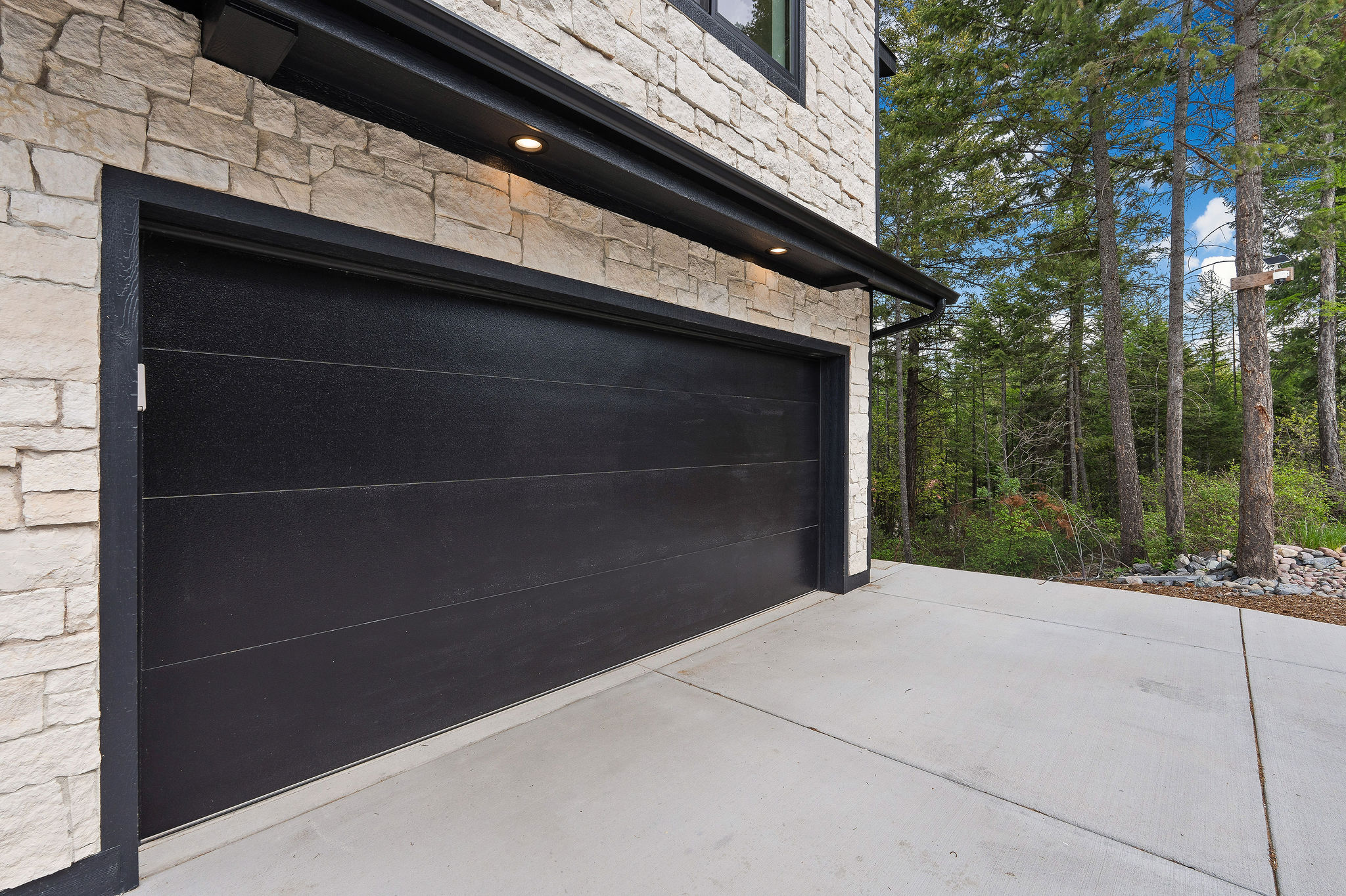  215 Whisper Ridge Drive - 物件實景