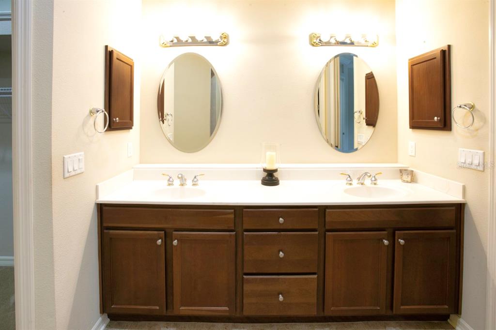 Bradenton, Florida, 34209, United States, 3 Bedrooms Bedrooms, ,2 BathroomsBathrooms,Residential,For Sale,1960540