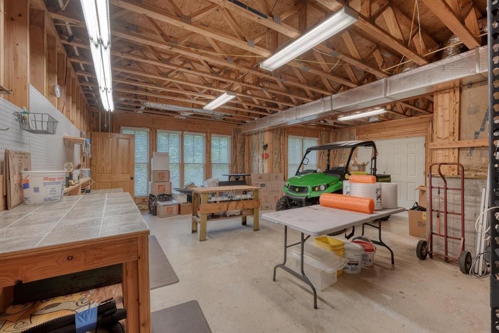 Blairsville, Georgia, 30512, United States, 5 Bedrooms Bedrooms, ,6 BathroomsBathrooms,Residential,For Sale,1901332