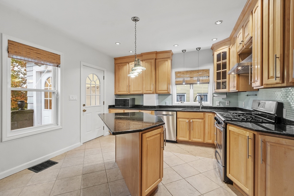 Beverly, Massachusetts, 01915, United States, 4 Bedrooms Bedrooms, ,3 BathroomsBathrooms,Residential,For Sale,1987739