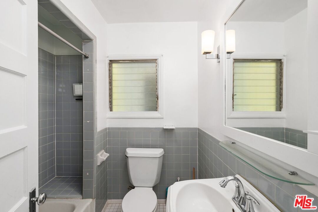 West Hollywood, California, 90046, United States, 4 Bedrooms Bedrooms, ,4 BathroomsBathrooms,Residential,For Sale,1840253