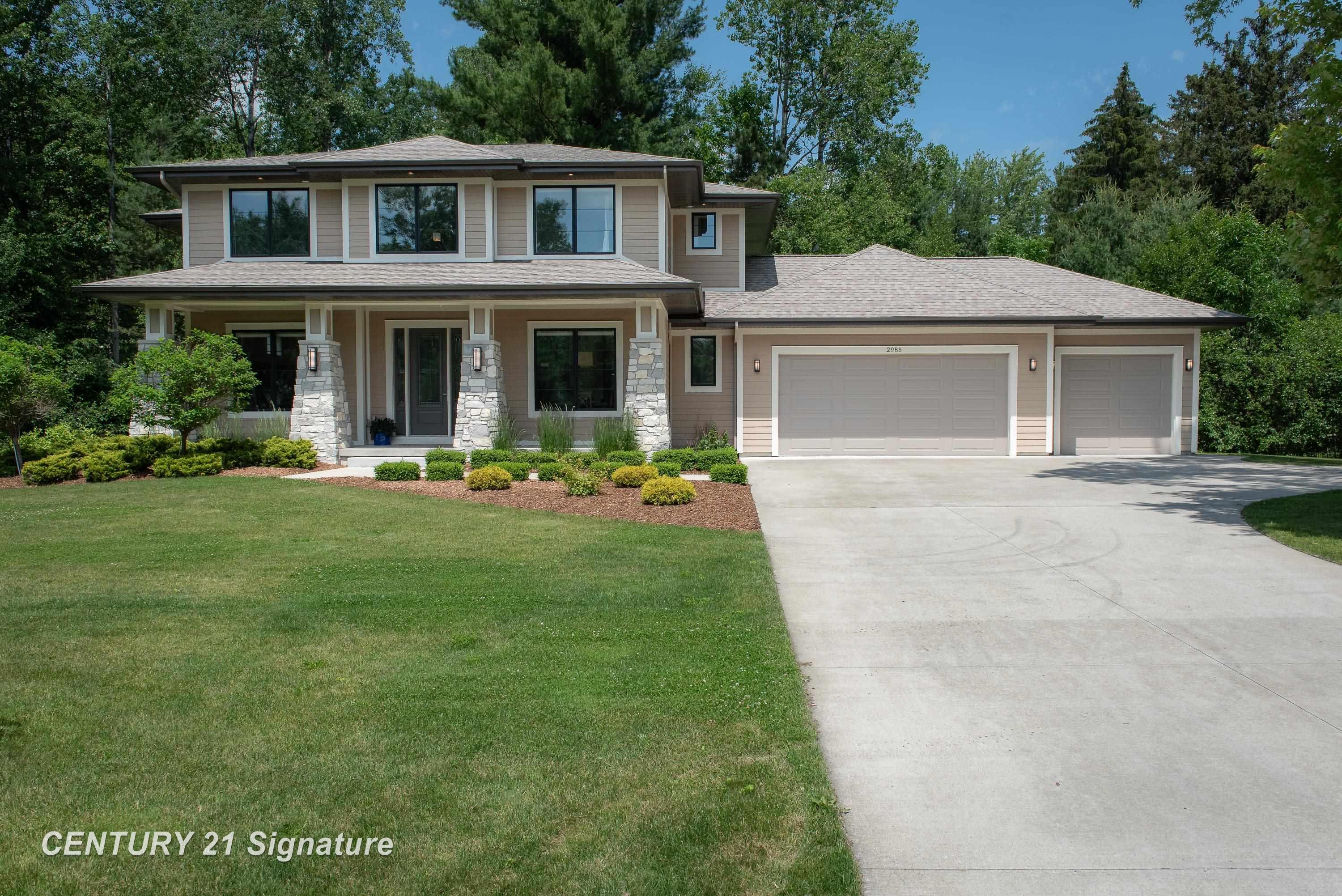 Midland, Michigan, 48642, United States, 4 Bedrooms Bedrooms, ,5 BathroomsBathrooms,Residential,For Sale,1975618