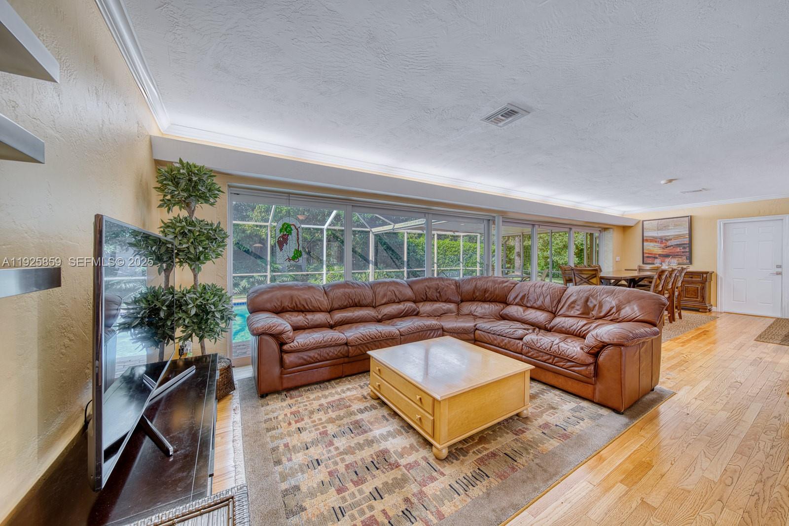 Pinecrest, Florida, 33156, United States, 3 Bedrooms Bedrooms, ,2 BathroomsBathrooms,Residential,For Sale,2003323