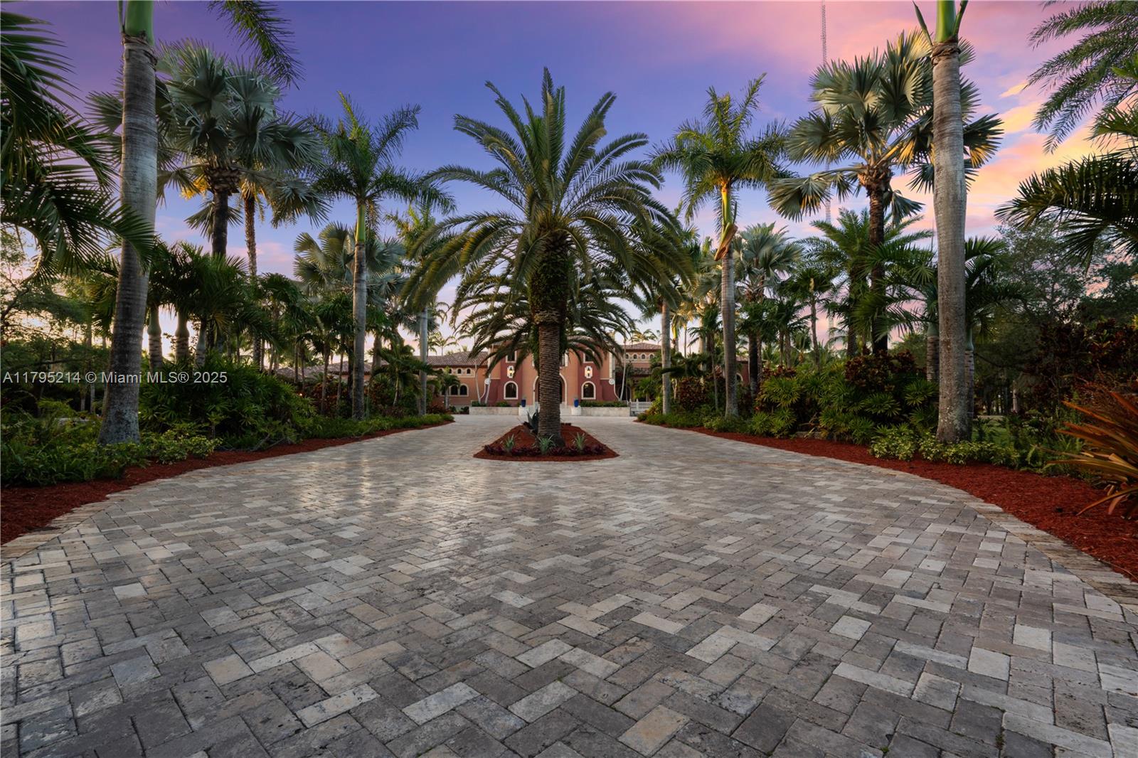 Homestead, Florida, 33031, United States, 6 Bedrooms Bedrooms, ,7 BathroomsBathrooms,Residential,For Sale,1804180