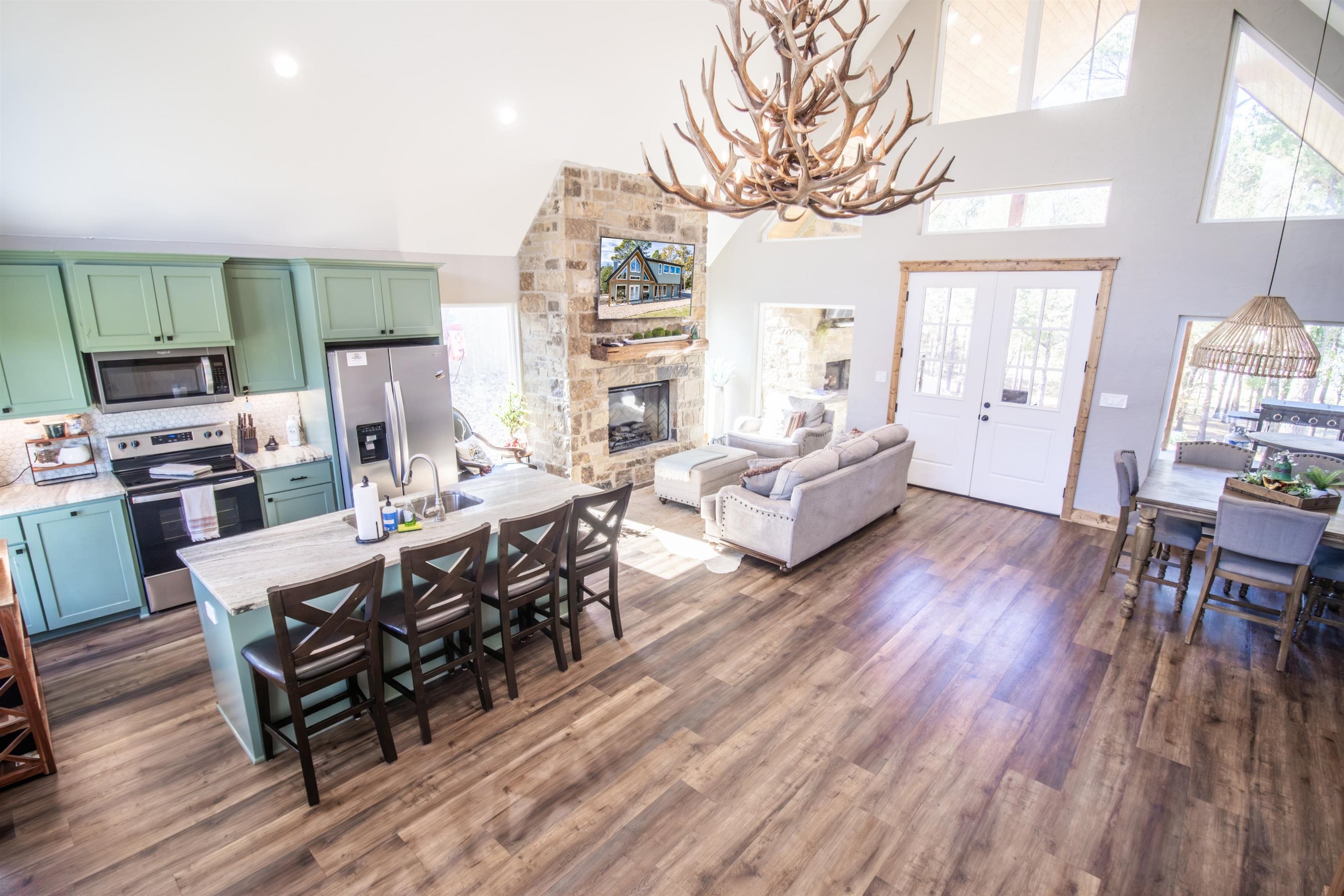 Jefferson, Texas, 75657, United States, 3 Bedrooms Bedrooms, ,3 BathroomsBathrooms,Residential,For Sale,2005348