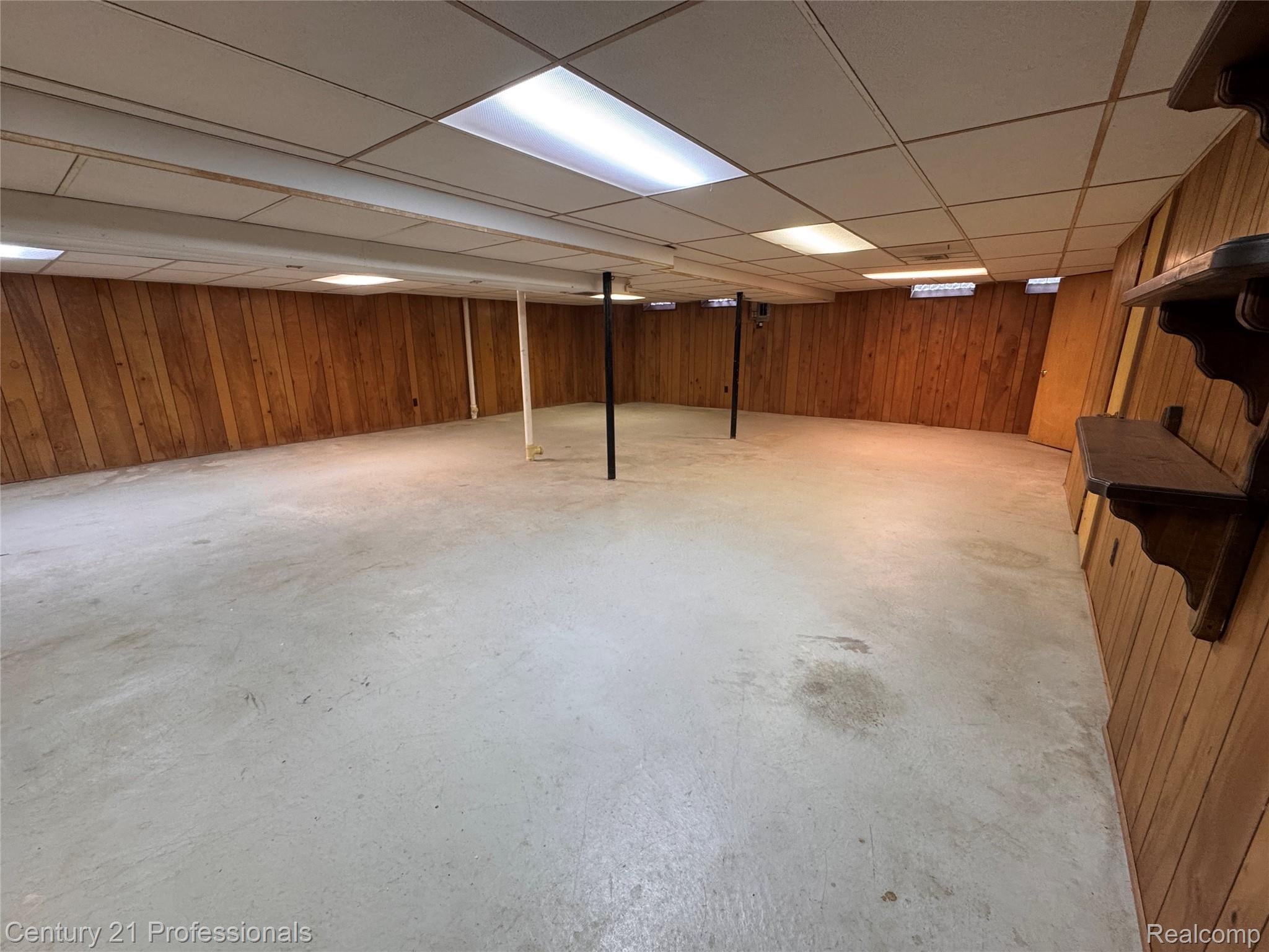 Troy, Michigan, 48085, United States, 4 Bedrooms Bedrooms, ,3 BathroomsBathrooms,Residential,For Sale,2009052