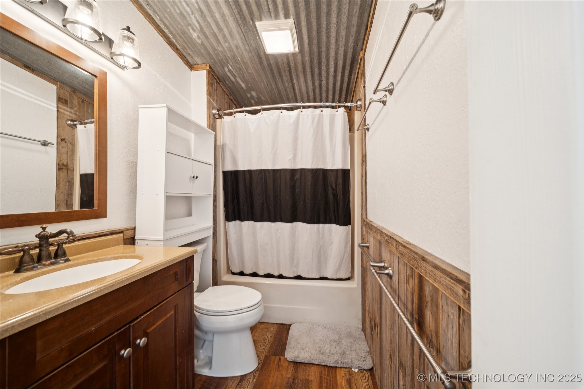 Henryetta, Oklahoma, 74437, United States, 3 Bedrooms Bedrooms, ,2 BathroomsBathrooms,Residential,For Sale,1907675
