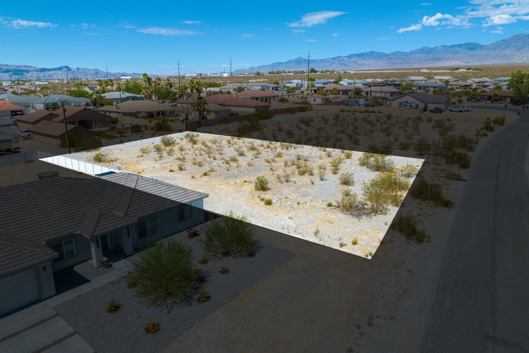  Expansive and Rare Oversized 0.58-Acre Parcel - 物件實景