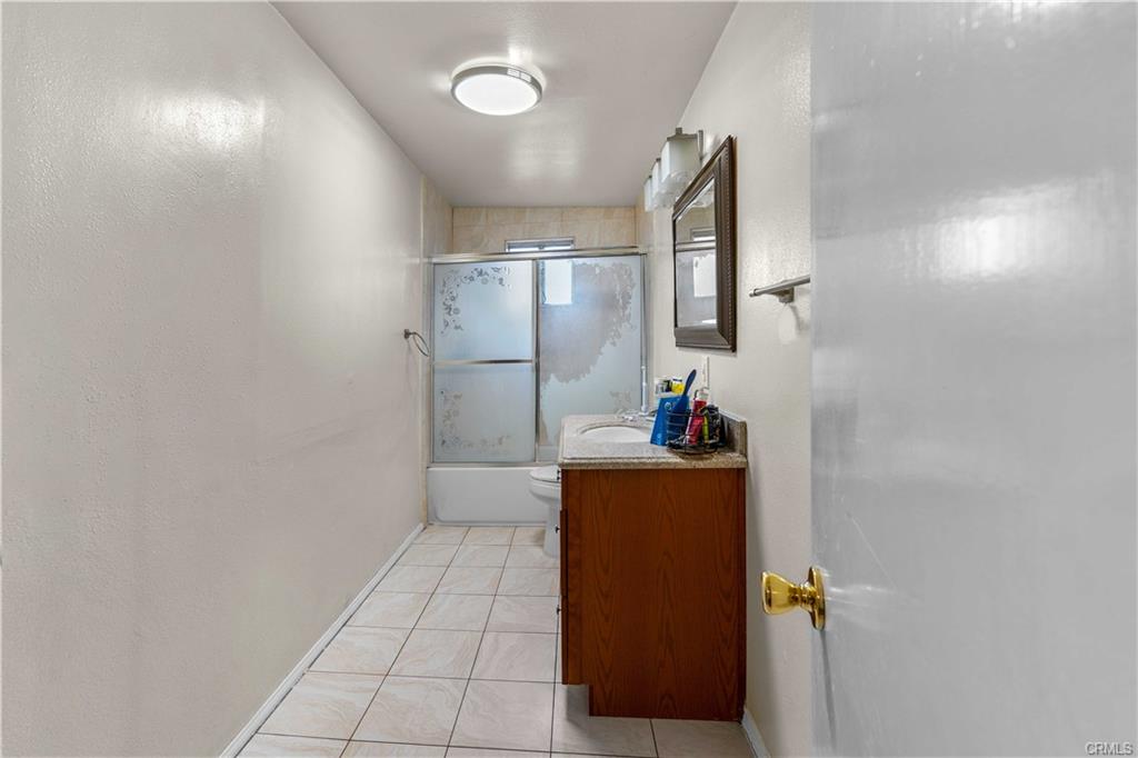 Montebello, California, 90640, United States, 2 Bedrooms Bedrooms, ,2 BathroomsBathrooms,Residential,For Sale,1981178