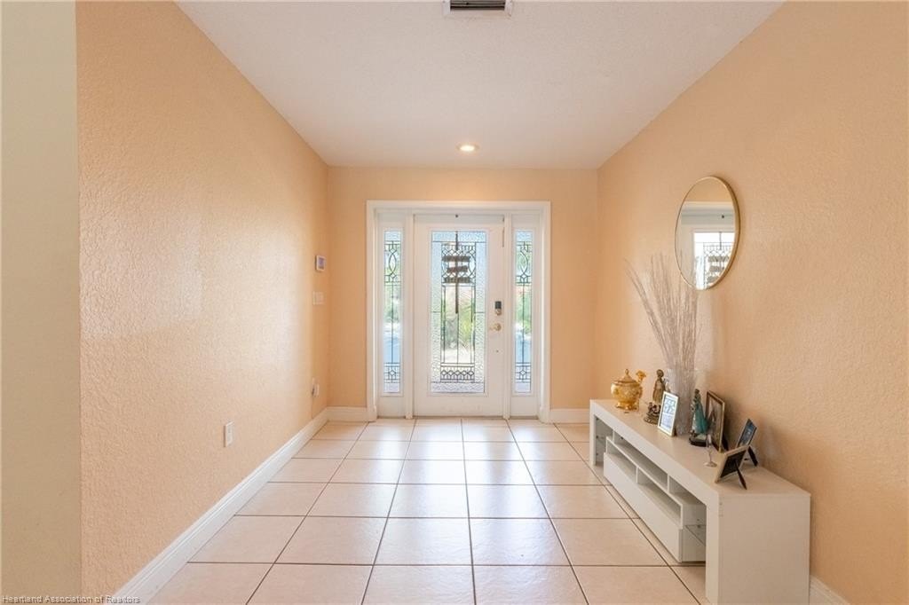 Sebring, Florida, 33872, United States, 3 Bedrooms Bedrooms, ,4 BathroomsBathrooms,Residential,For Sale,2006255