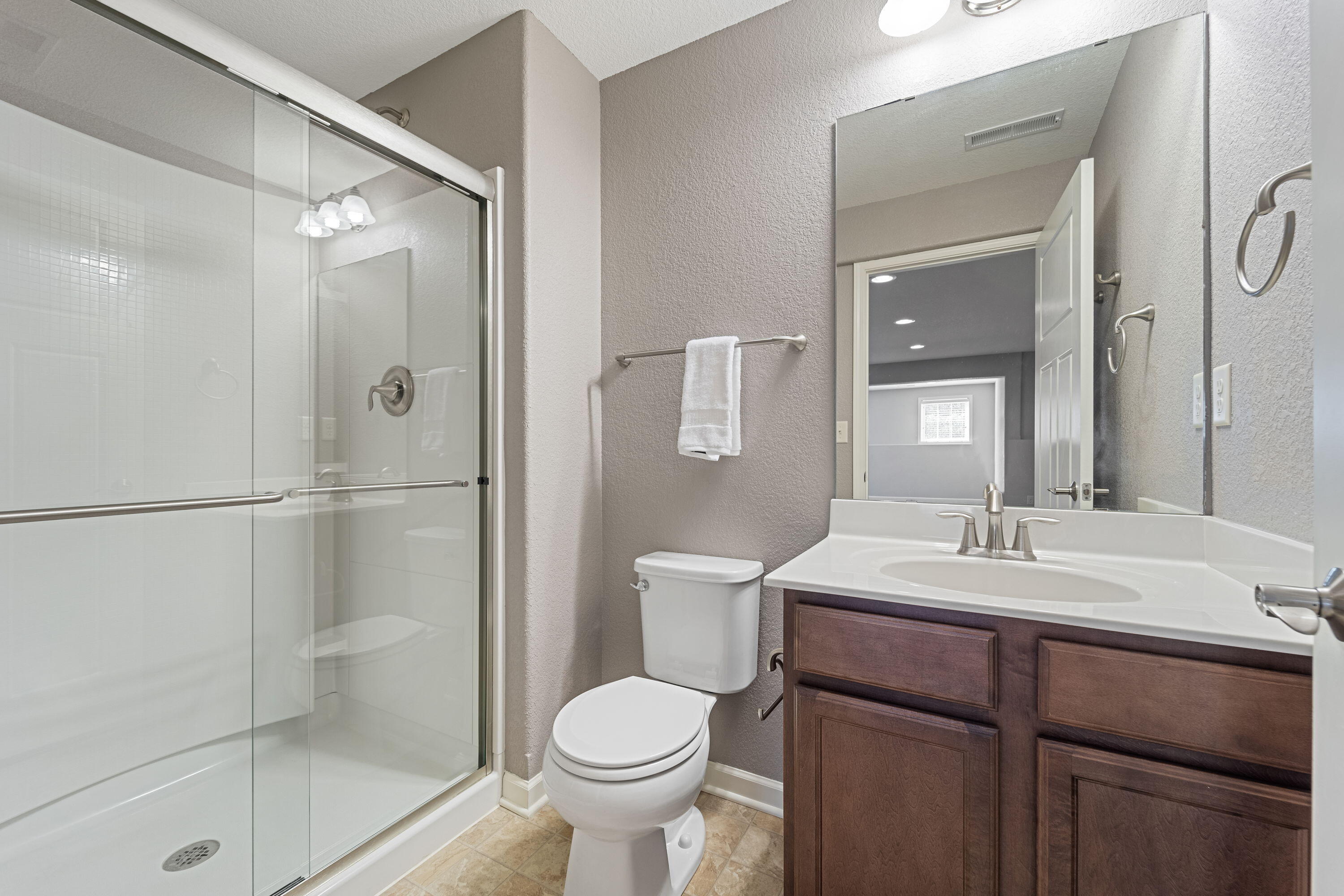 Mequon, Wisconsin, 53092, United States, 4 Bedrooms Bedrooms, ,4 BathroomsBathrooms,Residential,For Sale,1920034