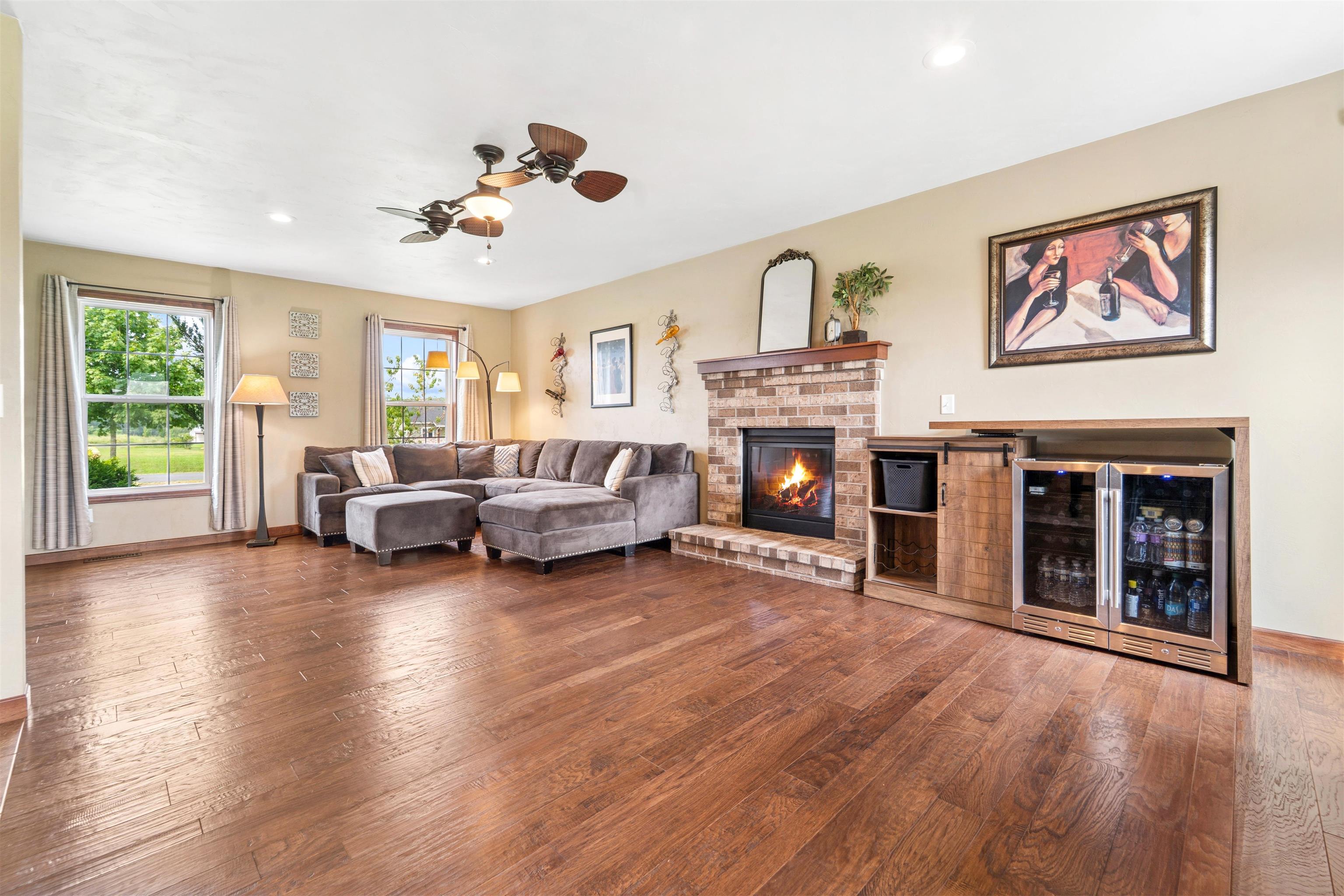 SHIOCTON, Wisconsin, 54170, United States, 4 Bedrooms Bedrooms, ,3 BathroomsBathrooms,Residential,For Sale,1912677