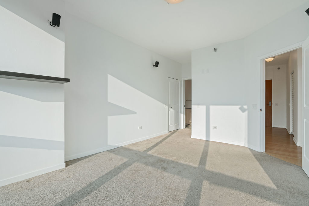 Chicago, Illinois, 60654, United States, 2 Bedrooms Bedrooms, ,2 BathroomsBathrooms,Residential,For Sale,2023222